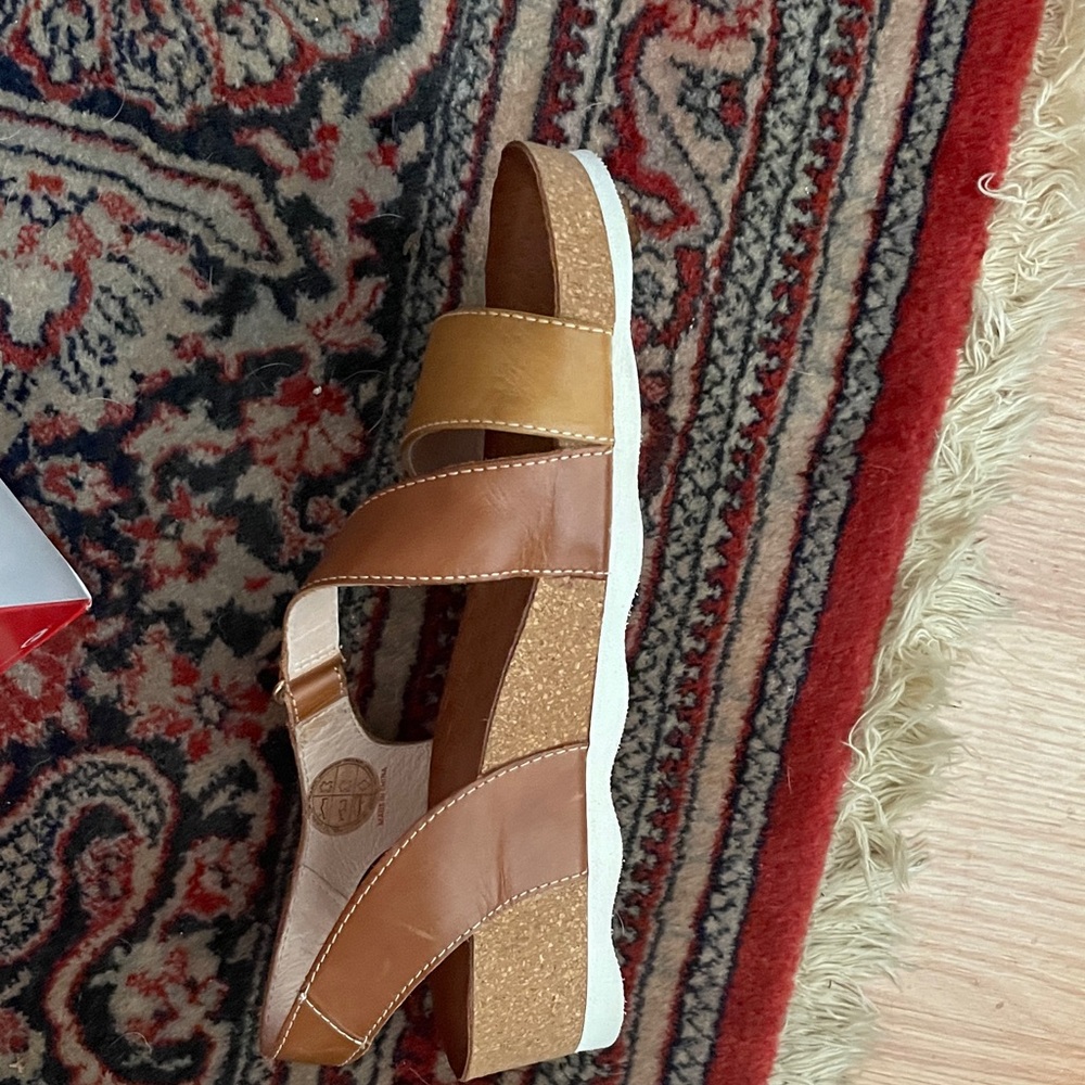 Pikolinos Tan and Brown Women's Sandals - Picture 4 of 5